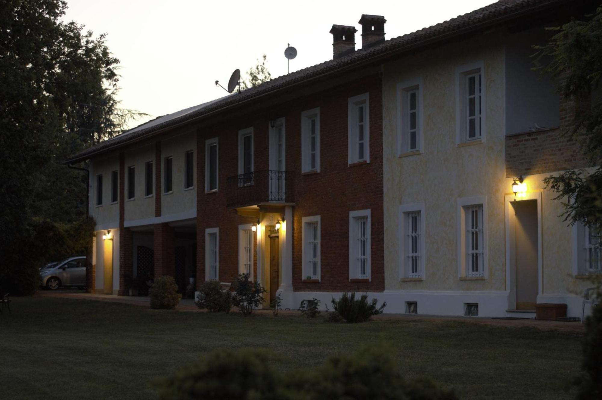 La Carolina appartamento vacanze Tigliole Esterno foto