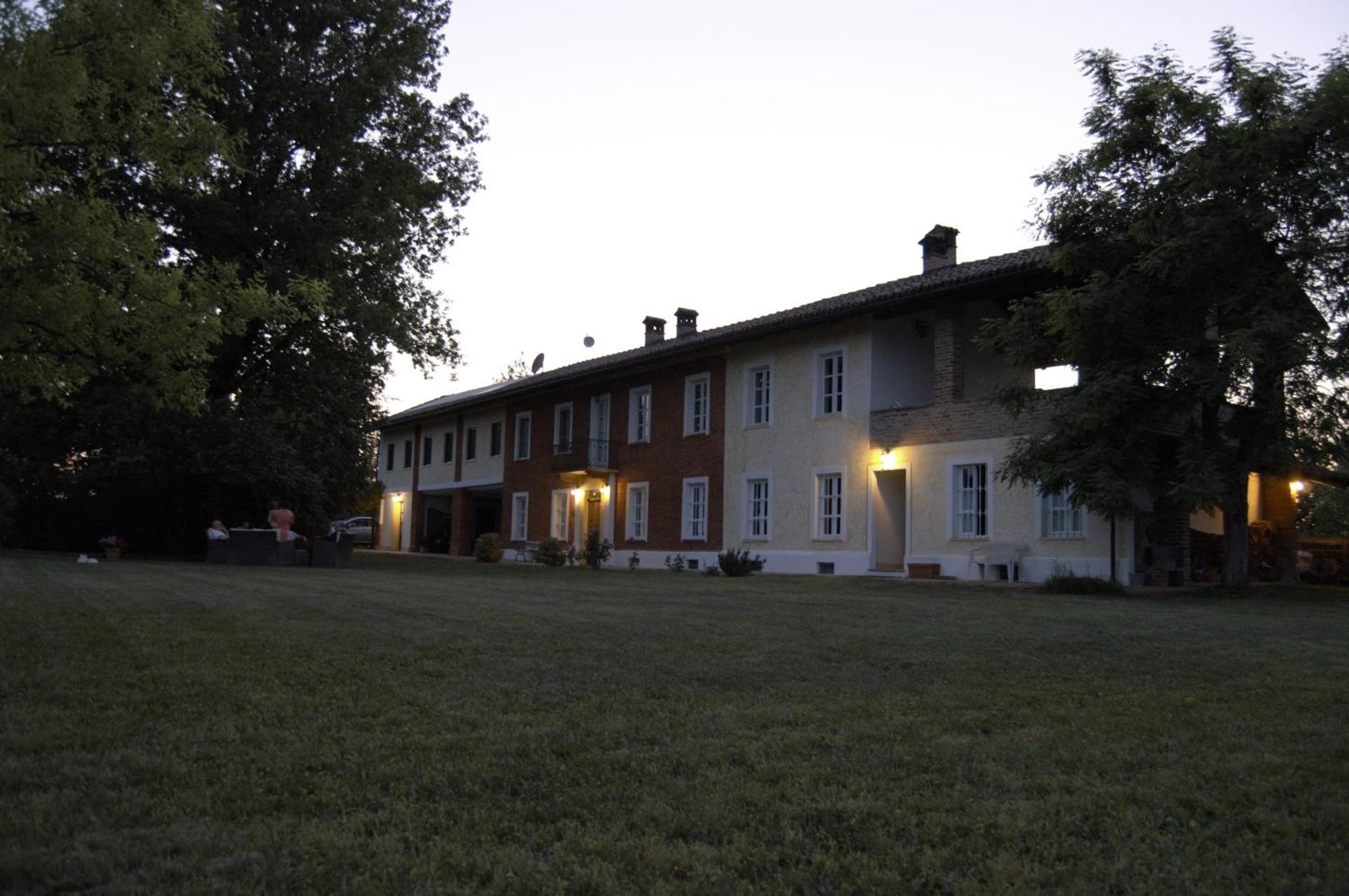 La Carolina appartamento vacanze Tigliole Esterno foto